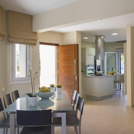 Imagine Renting This Luxury 24